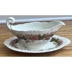 Vintage Wedgewood Wildbriar Gravy Sauce Boat With Attached Plate Barlaston